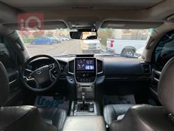 تۆیۆتا لاند کروزەر